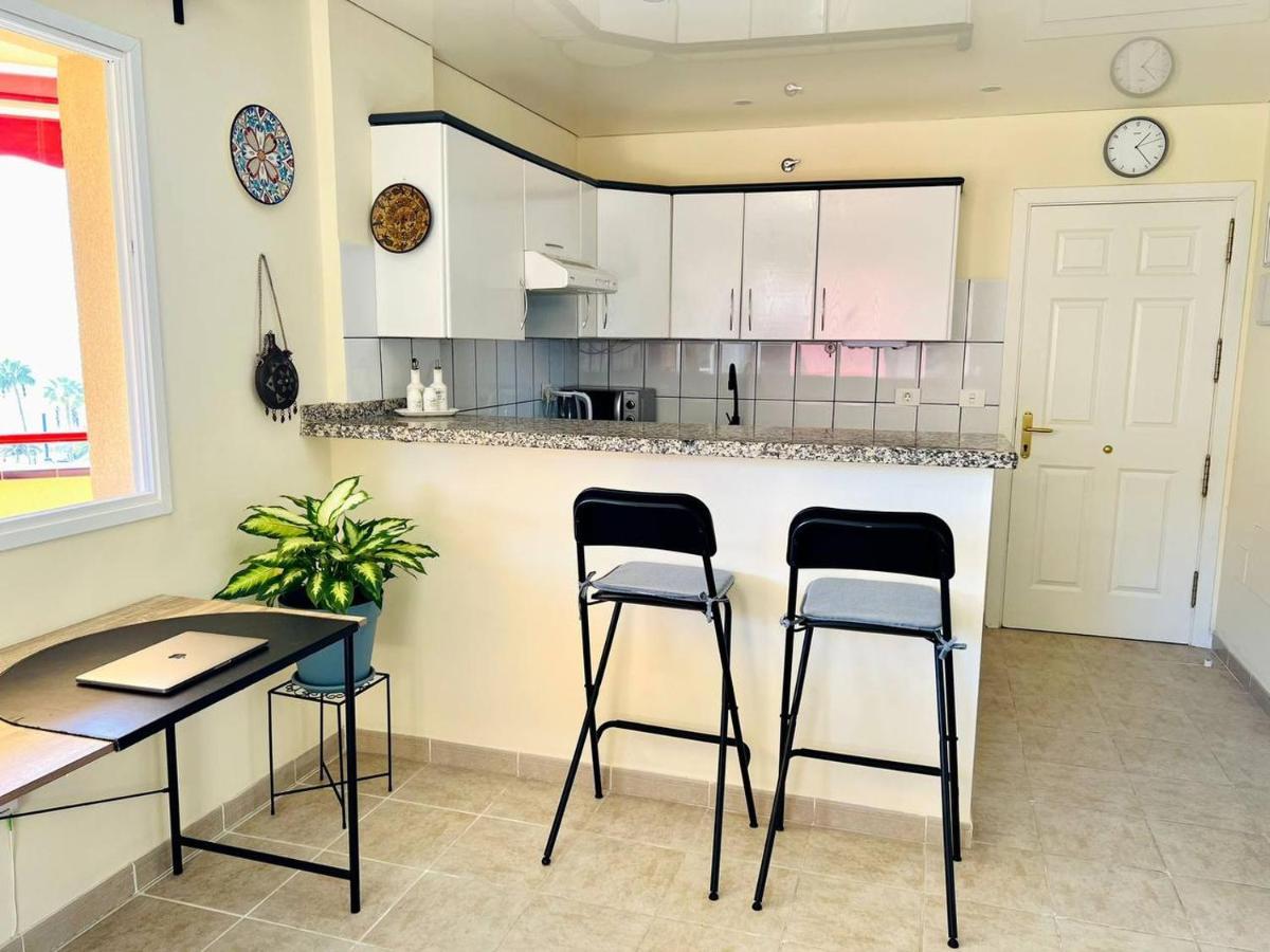 Cozy Beachfront Flat With Pool & Panoramic Sea View Terrace Apartment Puerto de Santiago  Ngoại thất bức ảnh